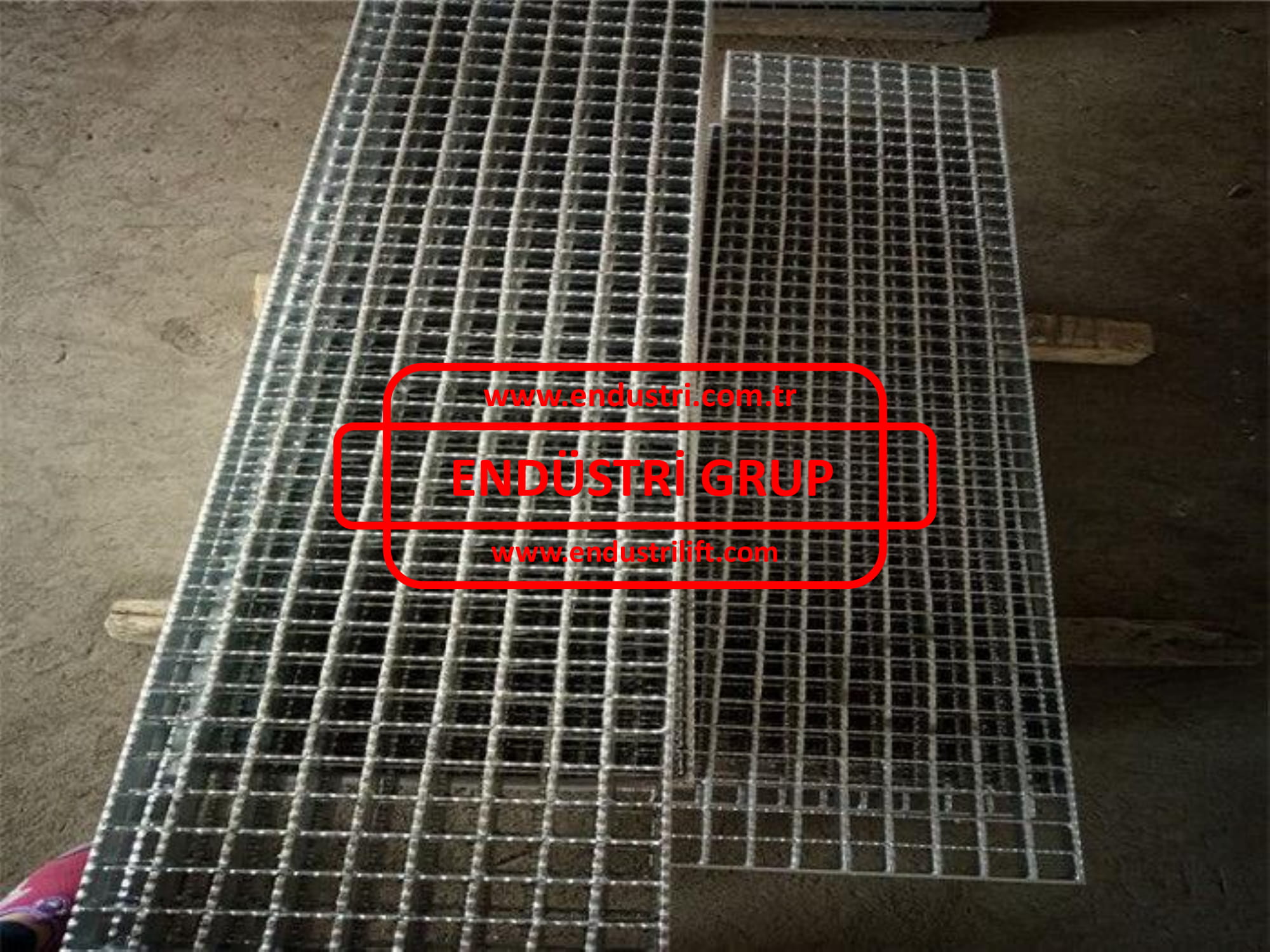 galvanizli-platform-izgaralari-paslanmaz-petek-izgarasi-basamak-metal-celik-izgara (1) galvanizli-platform-izgaralari-paslanmaz-petek-izgarasi-basamak-metal-celik-izgara